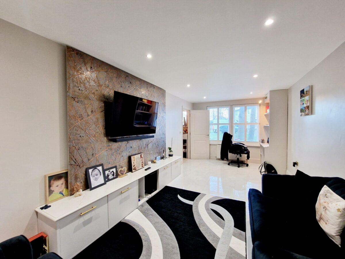The Mews, ISLEWORTH, TW7