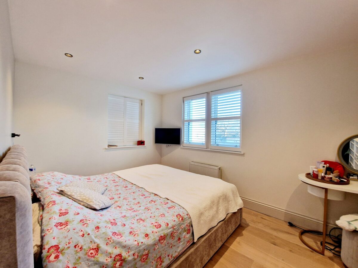 The Mews, ISLEWORTH, TW7