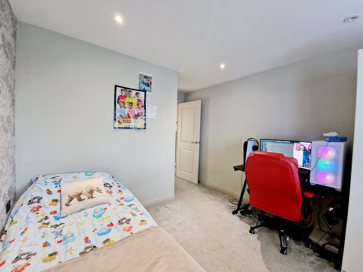 The Mews, ISLEWORTH, TW7