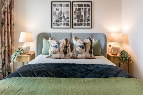 2 Bedroom Apartment,Lampton Parkside