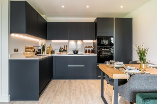 2 Bedroom Apartment,Lampton Parkside