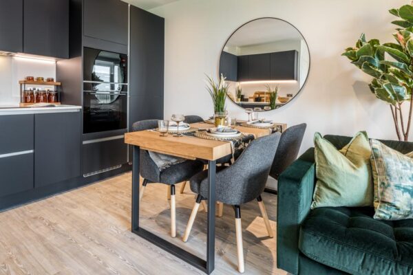 2 Bedroom Apartment,Lampton Parkside