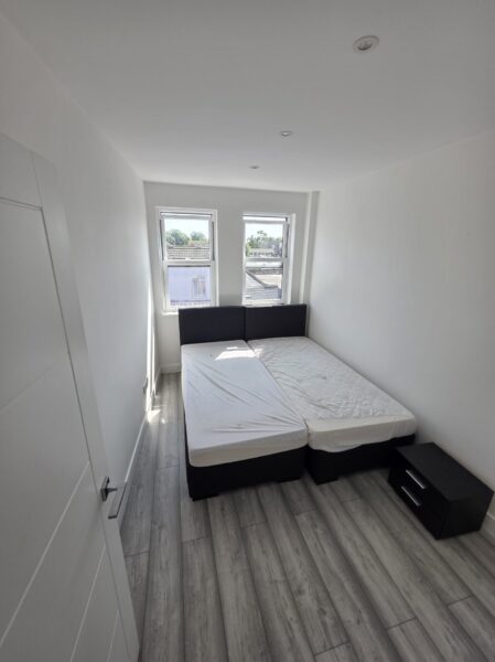 High Street, HOUNSLOW, TW3