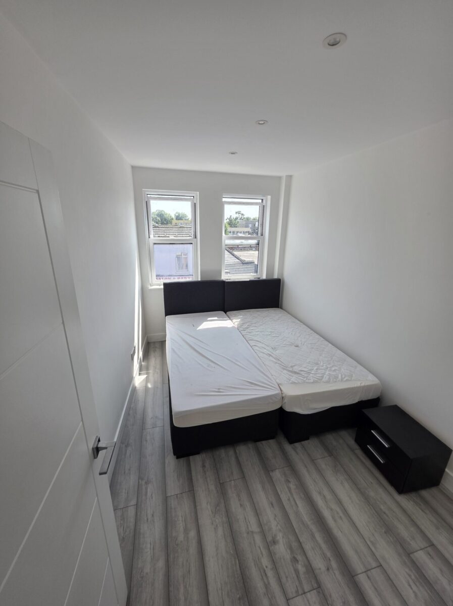 High Street, HOUNSLOW, TW3